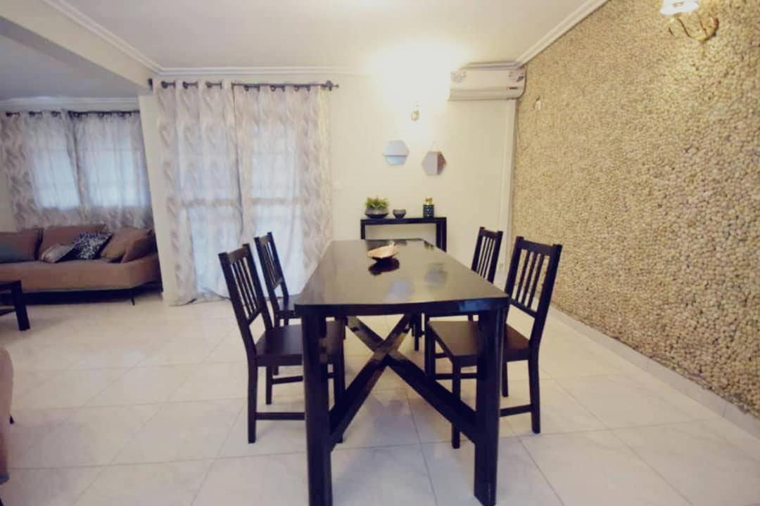 אפרטהוטל Stone House - Makepe, דואלה מראה חיצוני תמונה